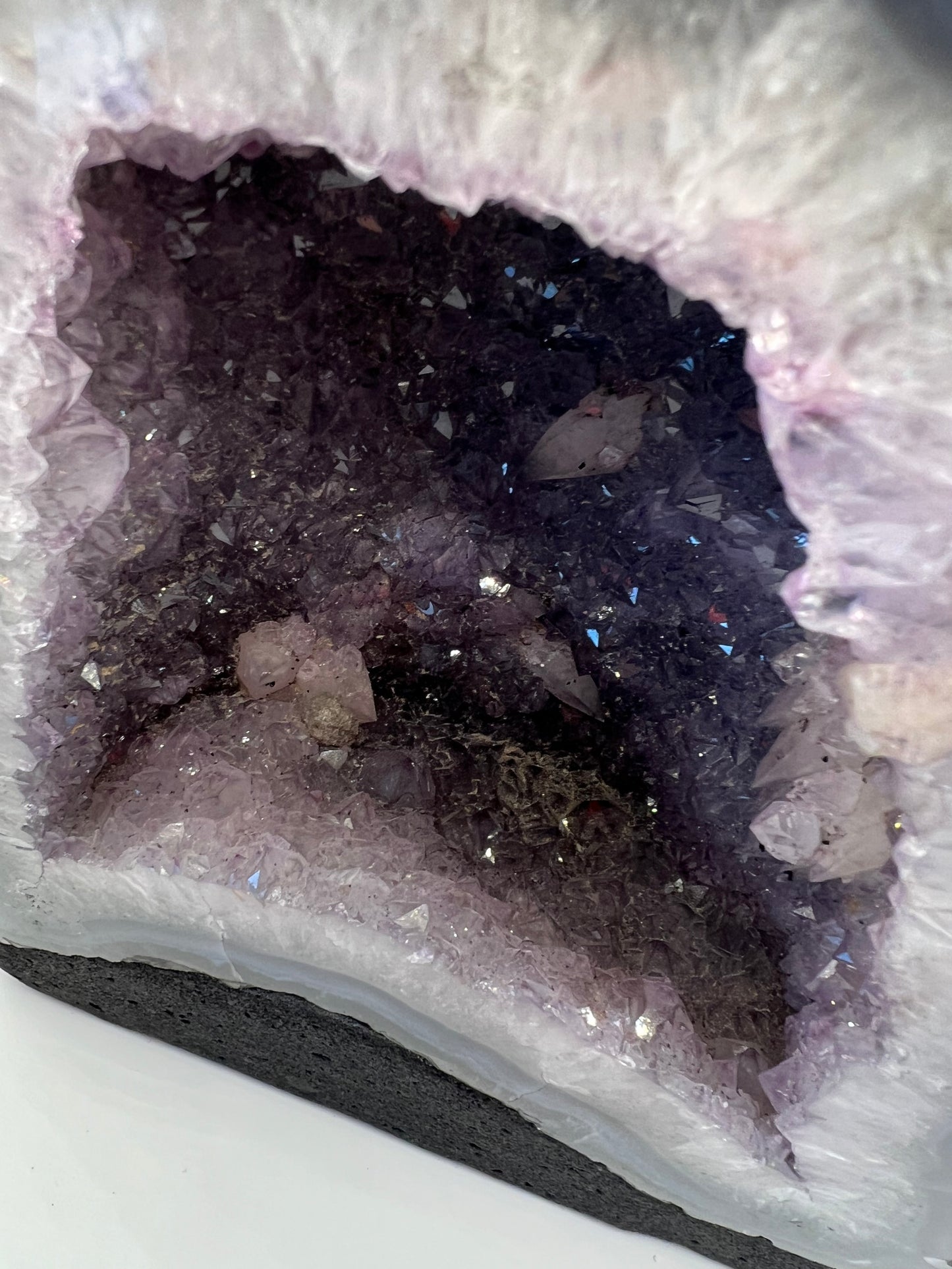 Grote groene amethist geode